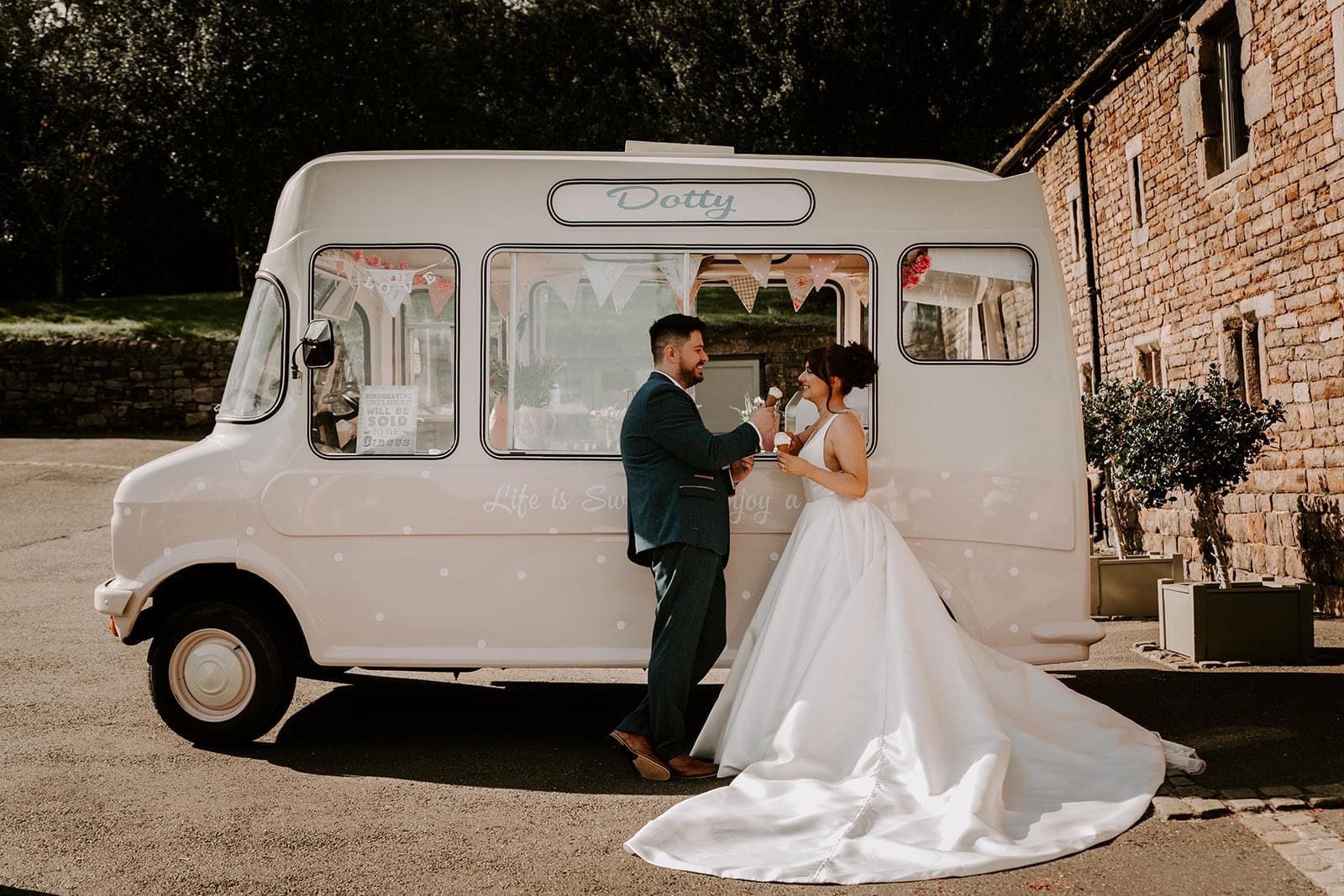 Dotty the Vintage Ice Cream Van